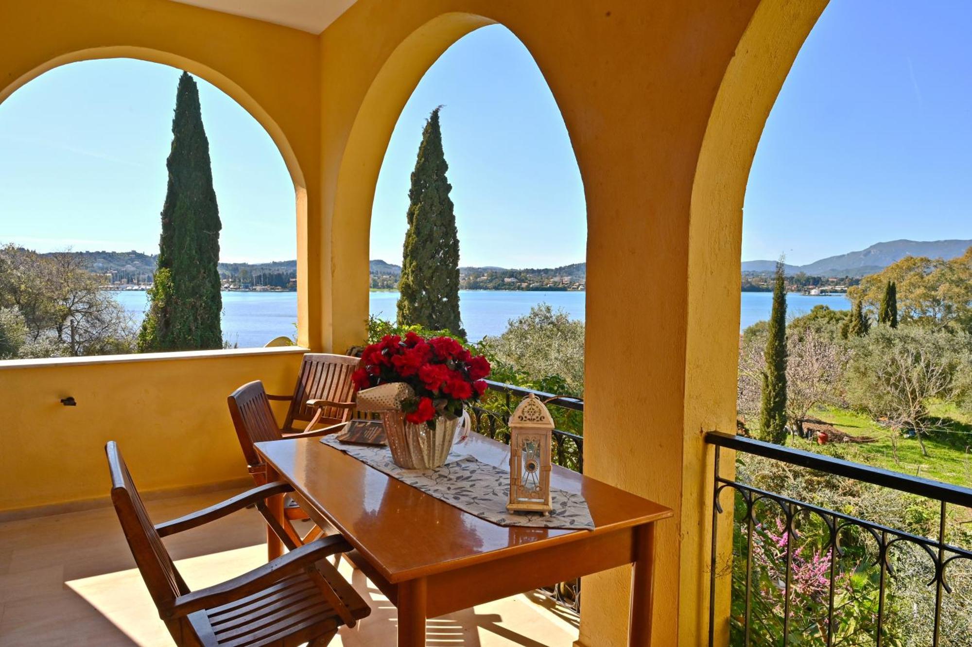 Villa Efterpi Kontokali Exteriör bild