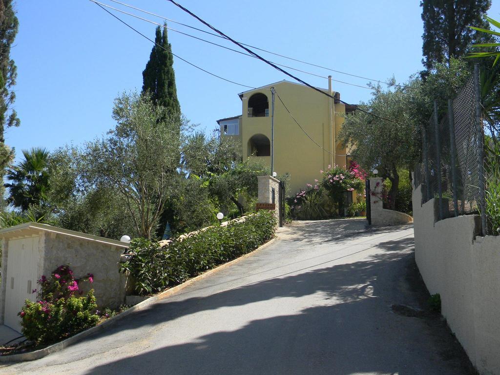 Villa Efterpi Kontokali Exteriör bild